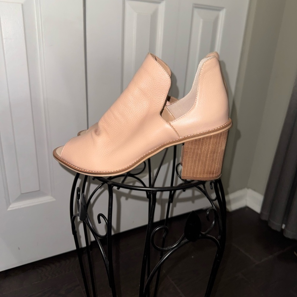 Women's Salmon Peep-Toe Block Heel Shoes